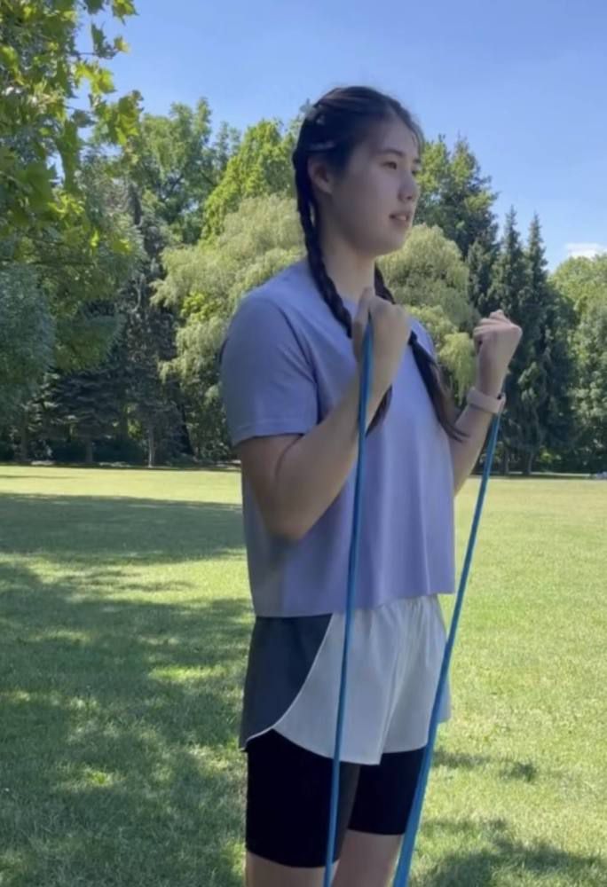 就我的个人表现而言，我对今晚的比赛感到满意。